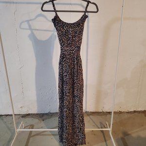 EARTHBOUND Small black & white patterned maxi dress